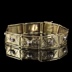 Picture 1/3 -Arany karkötő vésett lapokból