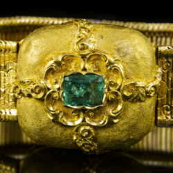 Kép 4/7 - Biedermeier arany karkötő smaragd kővel