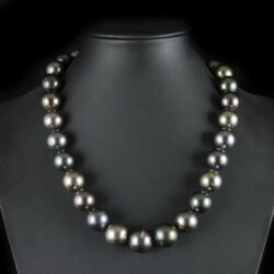 Picture 1/4 -Tahitian pearl necklace with 14 K golden closure