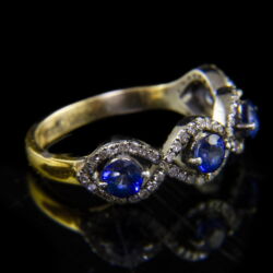Kép 1/4 - Női arany gyűrű zafír és gyémánt kövekkel