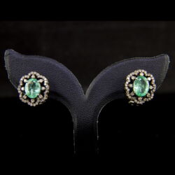 Kép 1/4 - Fülbevaló pár smaragddal és gyémántokkal