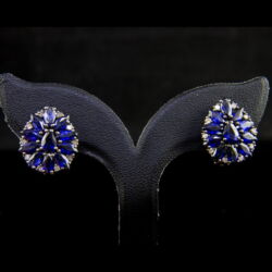 Kép 1/4 - Fülbevaló pár kék zafírokkal és gyémántokkal