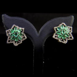 Picture 1/4 -Pair of earrings with emerald and diamonds