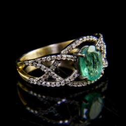 Kép 1/4 - Gyűrű smaragddal és gyémántokkal