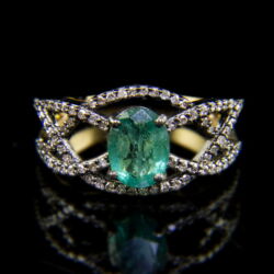Kép 2/4 - Gyűrű smaragddal és gyémántokkal