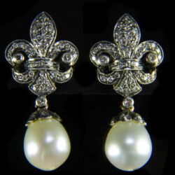 Picture 2/2 -Bourbon lily-shaped pair of diamond earrings