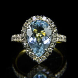 Kép 2/2 - Gyűrű csepp forma akvamarinnal és gyémántokkal