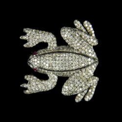 Picture 1/2 -Frog-shaped brooch with diamonds