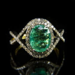Kép 2/2 - Smaragd gyűrű achtkant csiszolású gyémánt kövekkel