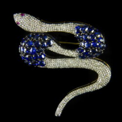 Kép 1/3 - Kígyós bross zafír és gyémánt kövekkel