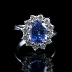 Picture 2/2 -Sapphire ring with diamonds in a white gold setting