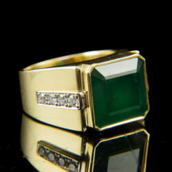 Kép 1/5 - Smaragd köves férfi pecsétgyűrű briliánsokkal