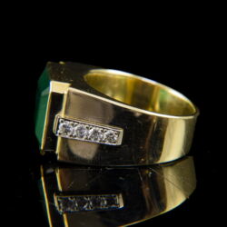 Kép 4/5 - Smaragd köves férfi pecsétgyűrű briliánsokkal