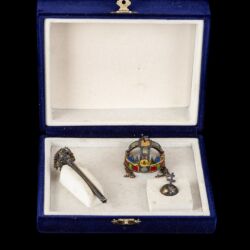 Picture 1/6 -Magyar Királyi koronázási ékszerek miniatűr másolata dobozzal