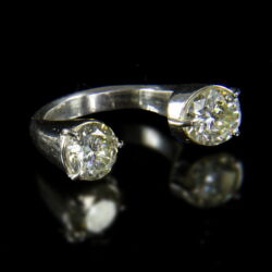 Kép 1/2 - Ezüst gyűrű dupla moissanite kővel
