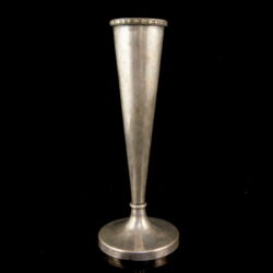 Kép 2/3 - Pesti ezüst talpas váza