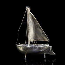 Kép 2/2 - Miniatűr ezüst vitorlás hajó
