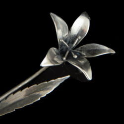 Picture 2/2 -Mini silver flower