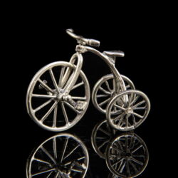 Picture 1/2 -Silver tricycle