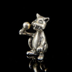 Kép 2/2 - Mini ezüst fagyizó macska figura
