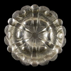 Picture 1/2 -Three-legged silver serving plate with heart pattern
