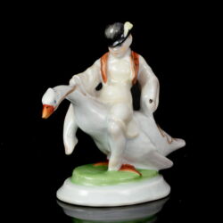 Kép 2/4 - Herendi Ludas Matyi porcelán figura