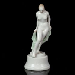 Picture 2/4 -Herendi fürdőző női akt porcelán mini figura