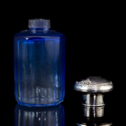 Picture 2/3 -Perfume bottle with silver cap