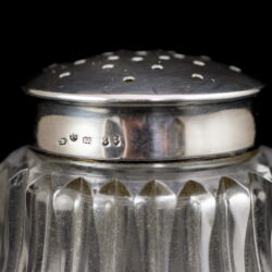 Picture 2/4 -Austrian powdered sugar spreader