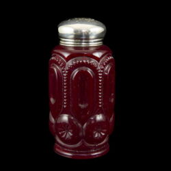 Kép 1/3 - Angol ezüst fejű porcukorszóró rubinpiros üveggel