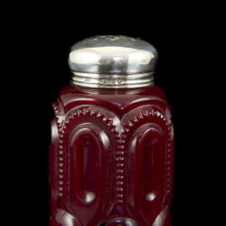Kép 2/3 - Angol ezüst fejű porcukorszóró rubinpiros üveggel