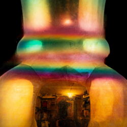 Picture 2/5 -Jónás Bálint irizáló üveg váza (1998)