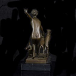 Kép 4/4 - Lorenz L jelzéssel Kortárs bronz szobor - Fiatal nő agarakkal