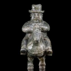 Picture 3/6 -Contemporary marble sculpture: Man with a hat on horseback