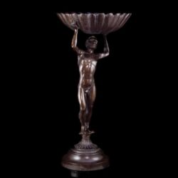 Picture 1/4 -Figural centerpiece