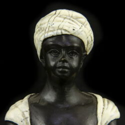 Kép 3/6 - Kortárs festett bronz szobor: Gyertyatartó arab kisfiú