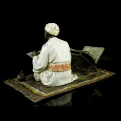 Kép 5/5 - Kortárs festett bronz szobor kompozíció: író arab férfi
