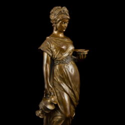 Kép 5/8 - Bronz kisplasztika: Adima 888 jelzéssel Előkelő római asszony vizeskancsóval
