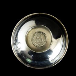 Kép 4/4 - Ezüst pénzérmés kistál Acella, J.H. Benecke