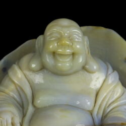 Kép 2/3 - Faragott achát Buddha