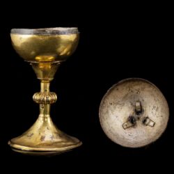 Picture 8/10 -Medieval fire-gilded copper ciborium