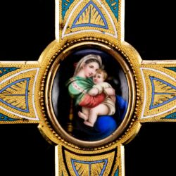 Picture 2/4 -Szenteltvíztartó zománc díszítéssel és Madonna képpel