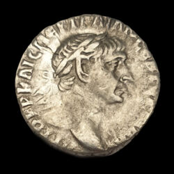 Kép 1/2 - Traianus római császár (Kr.u. 98-117) ezüst denár - Bostra