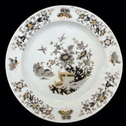Kép 1/2 - Porcelán falitányér kínaizáló fekete-naranycs dekorral