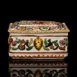 Picture 2/9 -Assisi faience-ceramic box