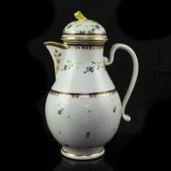 Picture 4/5 -Alt-Wien porcelain coffee pot with lid (1818)