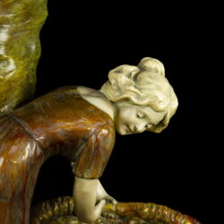 Kép 4/5 - Goldscheider figurális asztali lámpa