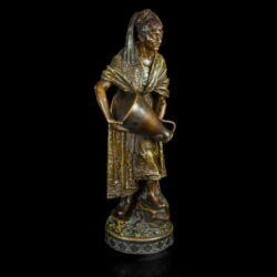 Kép 1/5 - Goldscheider fajansz vízhordó figura
