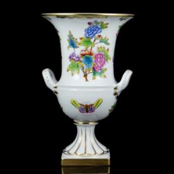 Kép 2/5 - Talpas Herendi porcelán váza (VBO) Viktória mintával