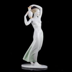 Picture 1/7 -Herendi porcelán kisplasztika: Vízhordó nő figura